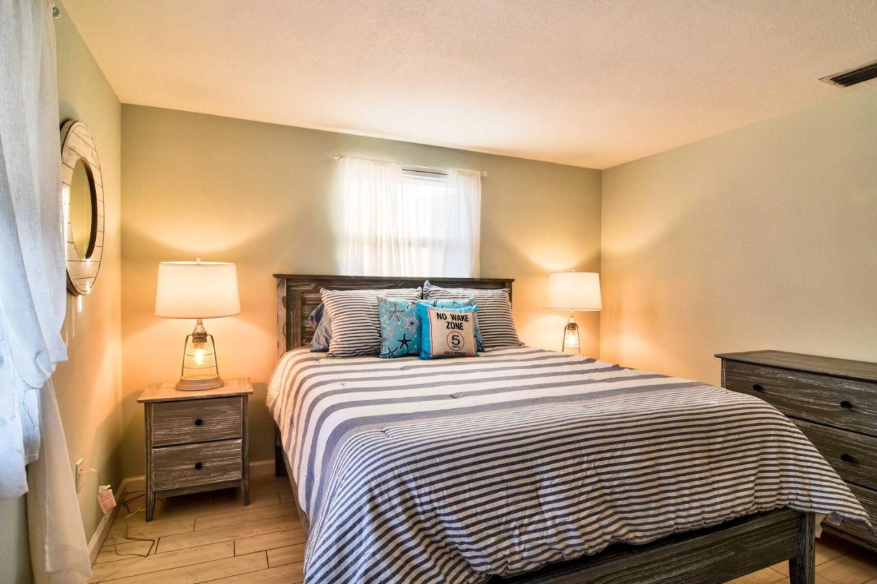 Waterfront Bradenton Home Heated Pool And Fire Pit Экстерьер фото